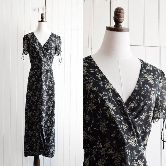 Madewell Dresses & Skirts - madewell floral v-neck dress | s